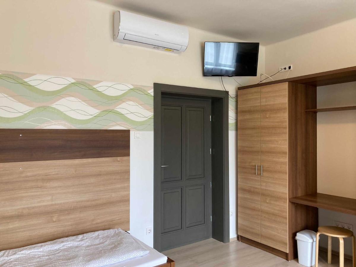 Toronyi Vendeghaz Hotel Ngoại thất bức ảnh