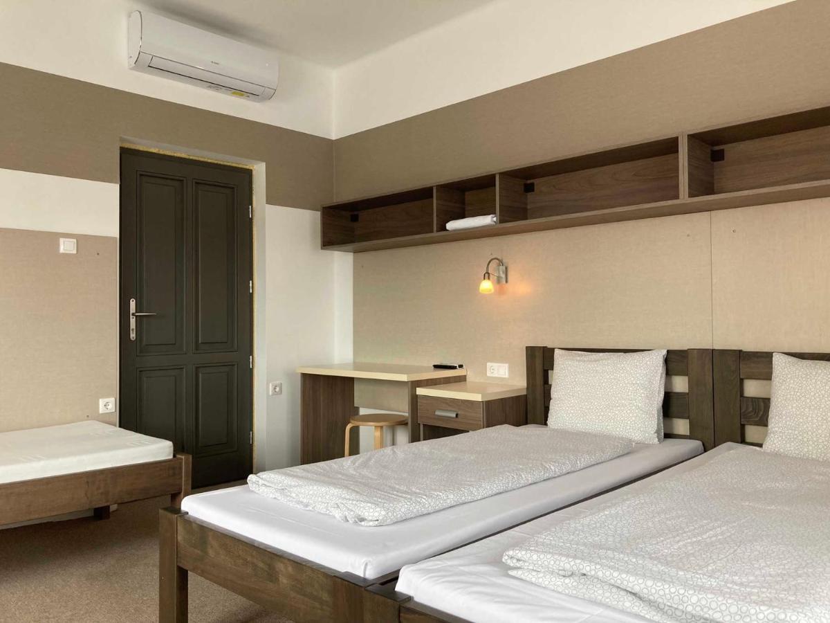 Toronyi Vendeghaz Hotel Ngoại thất bức ảnh