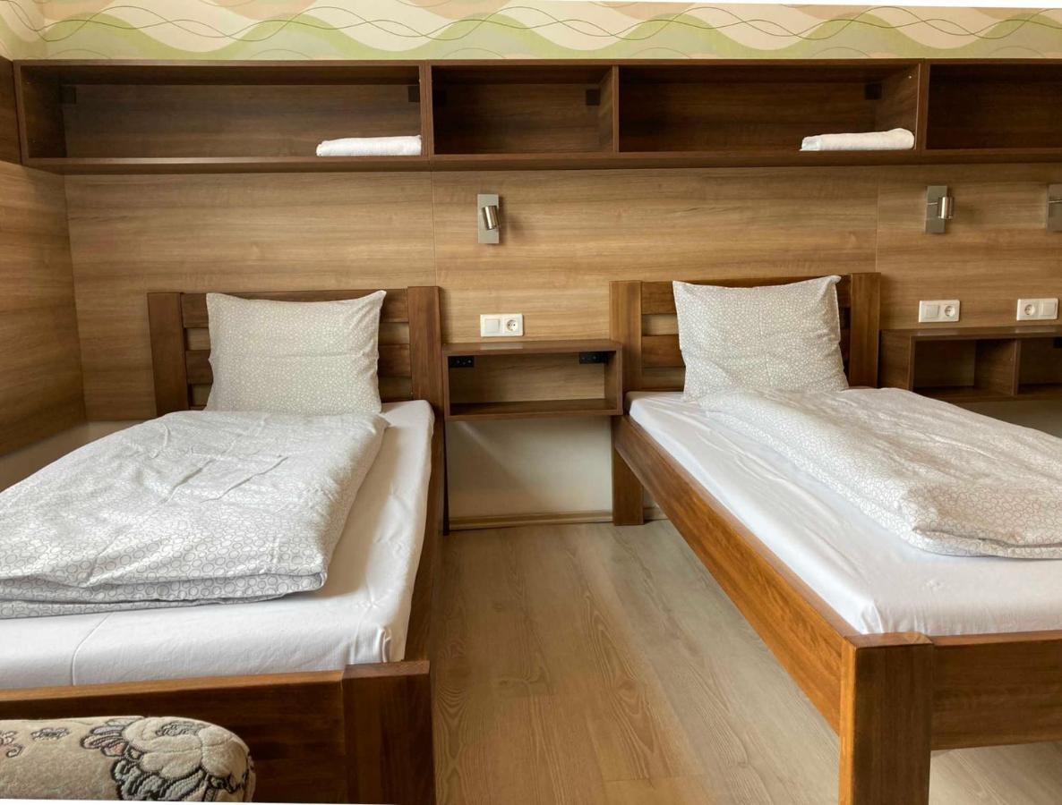 Toronyi Vendeghaz Hotel Ngoại thất bức ảnh