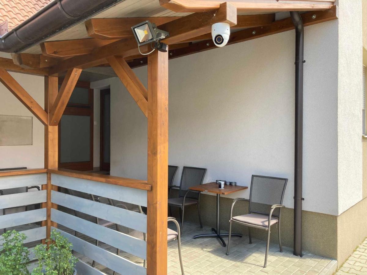 Toronyi Vendeghaz Hotel Ngoại thất bức ảnh