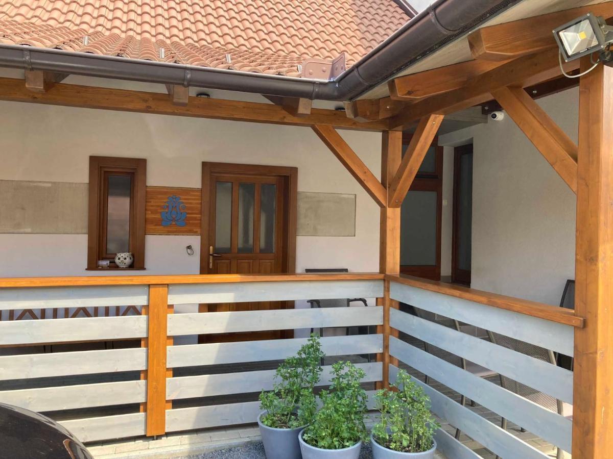 Toronyi Vendeghaz Hotel Ngoại thất bức ảnh