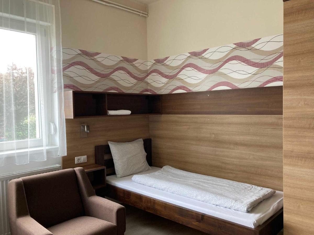 Toronyi Vendeghaz Hotel Ngoại thất bức ảnh