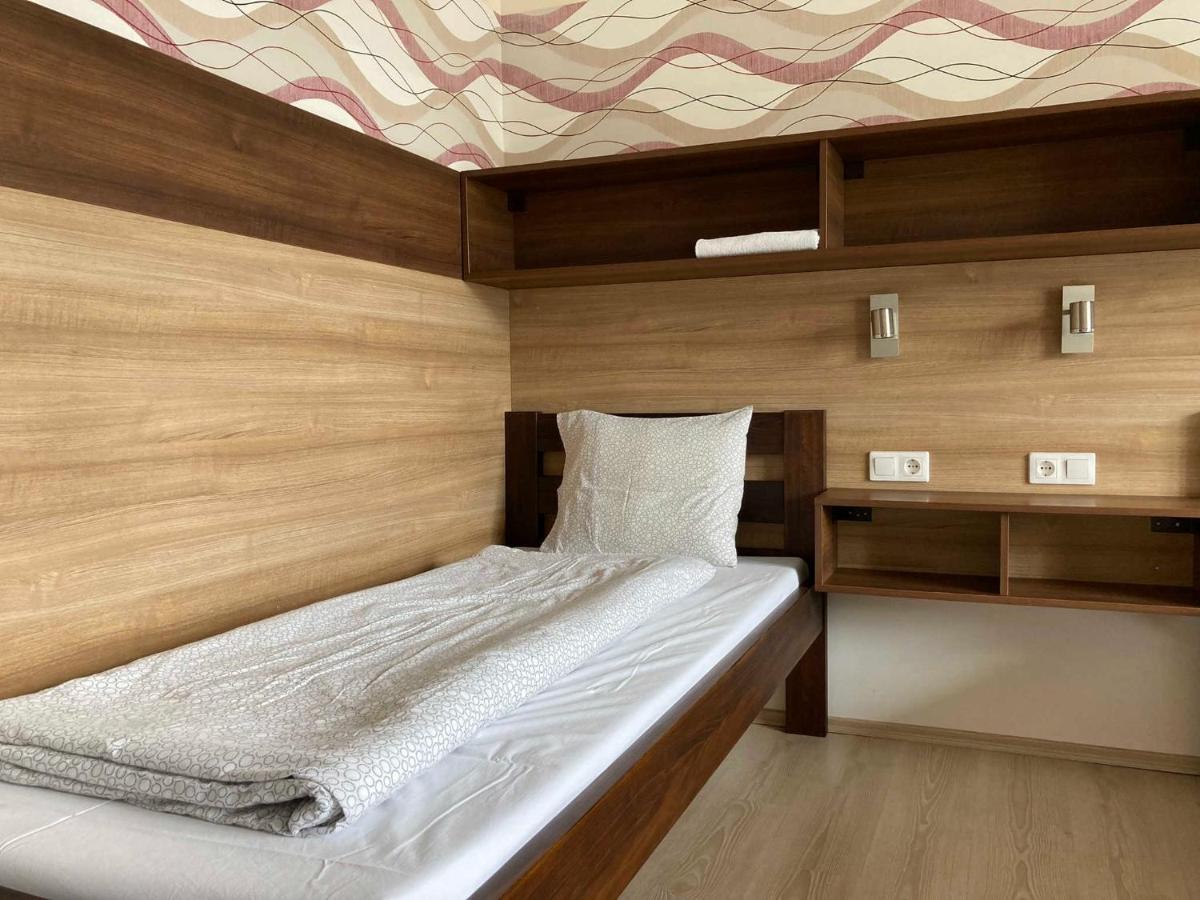 Toronyi Vendeghaz Hotel Ngoại thất bức ảnh