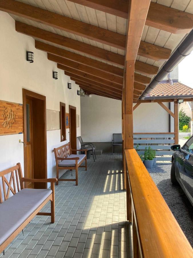 Toronyi Vendeghaz Hotel Ngoại thất bức ảnh