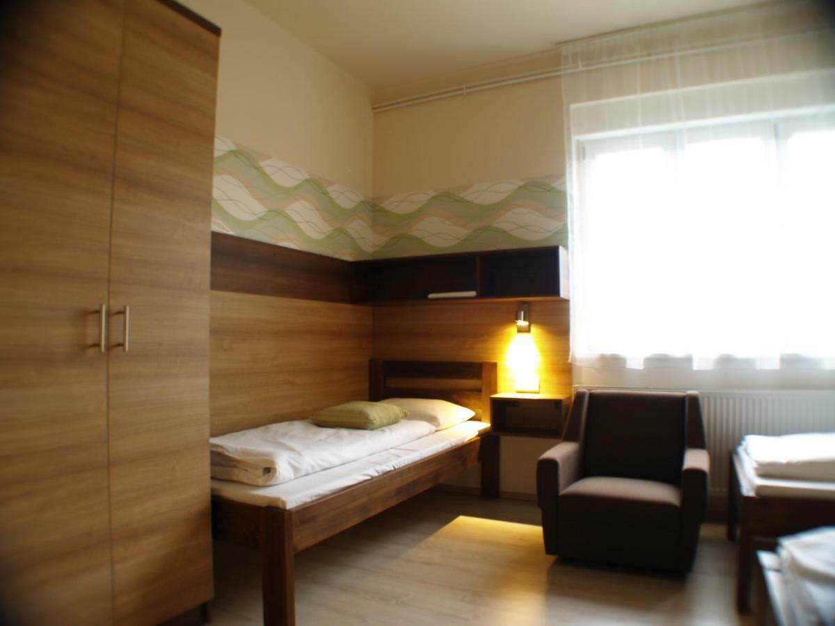 Toronyi Vendeghaz Hotel Ngoại thất bức ảnh