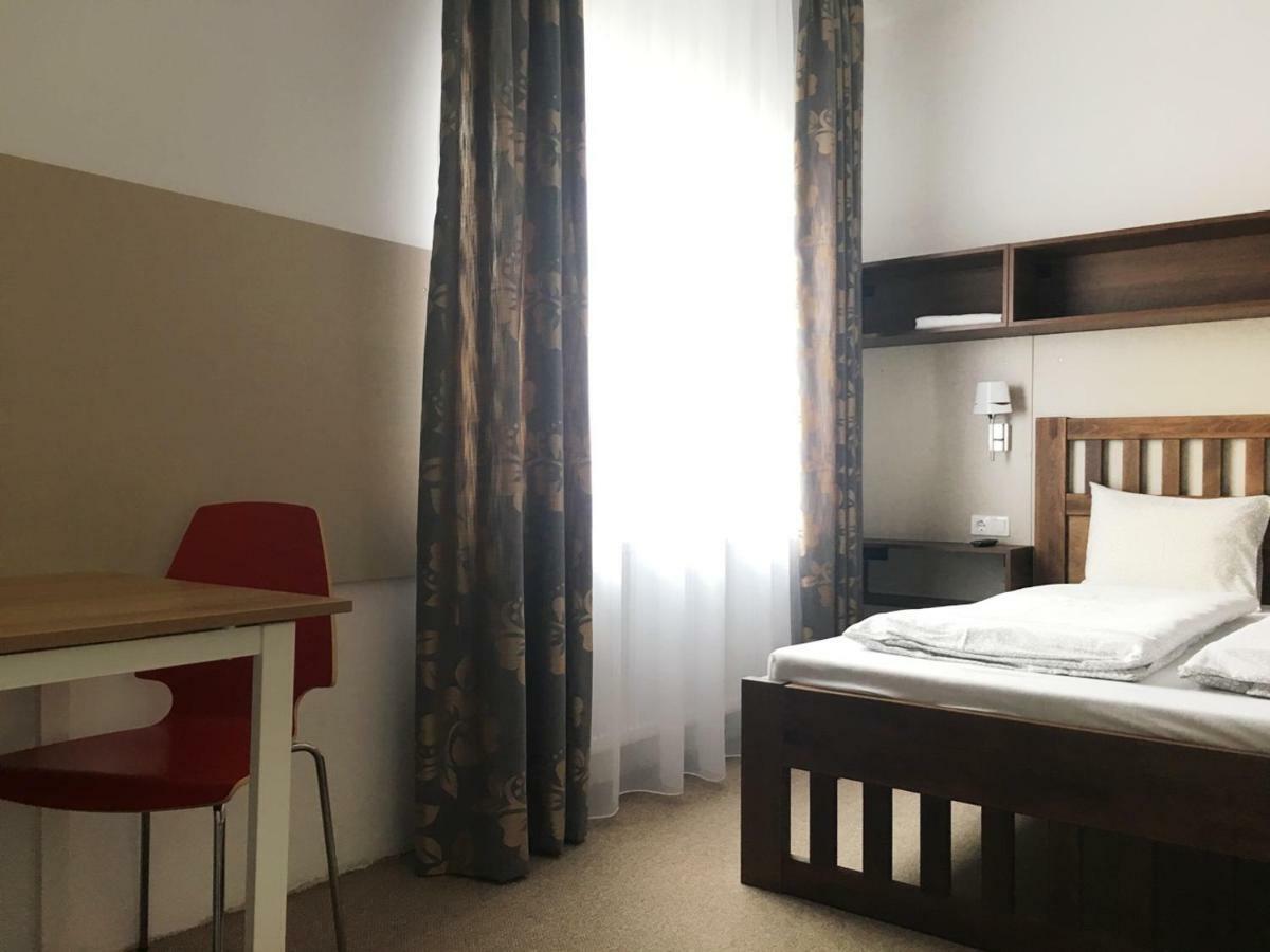 Toronyi Vendeghaz Hotel Ngoại thất bức ảnh