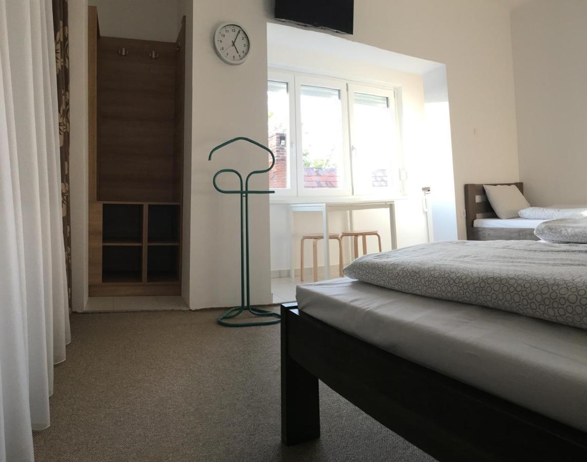 Toronyi Vendeghaz Hotel Ngoại thất bức ảnh